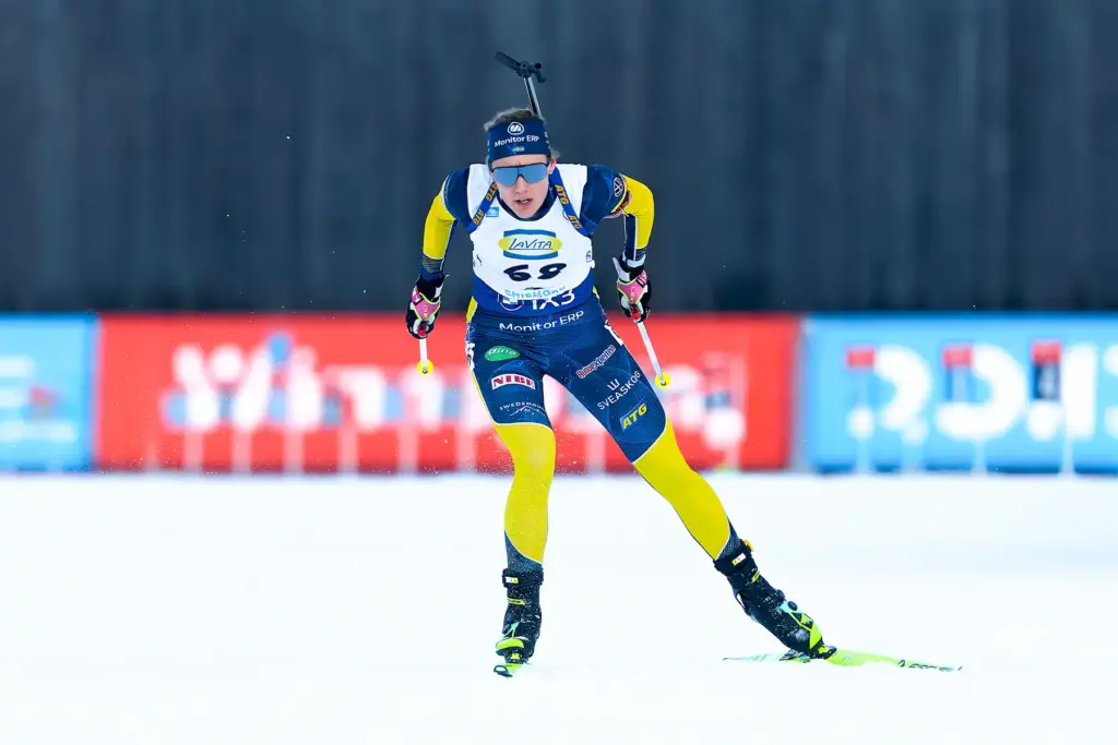 Hanna Öberg aus Schweden auf der Loipe im IBU Biathlon-Weltcup